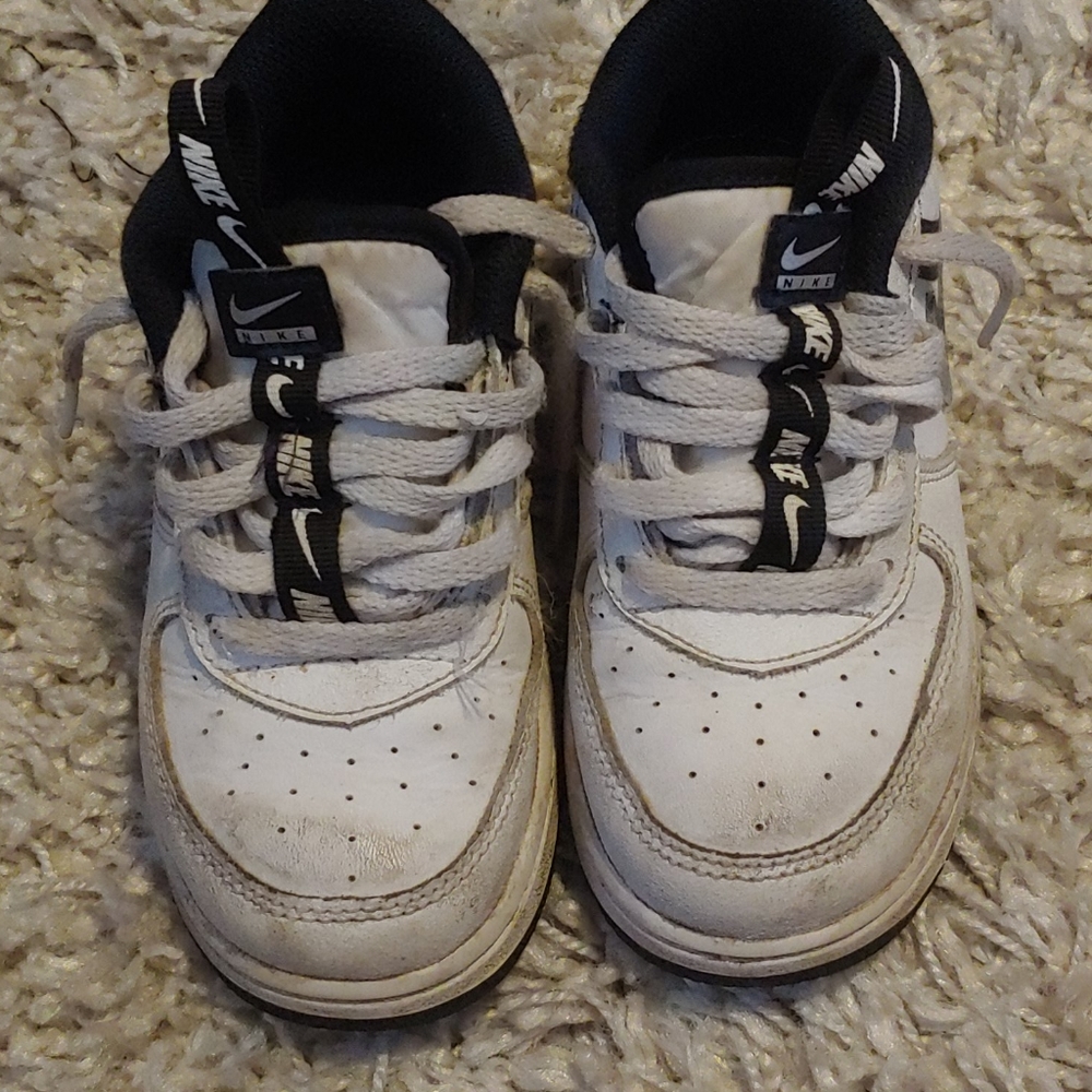 Nike 1s